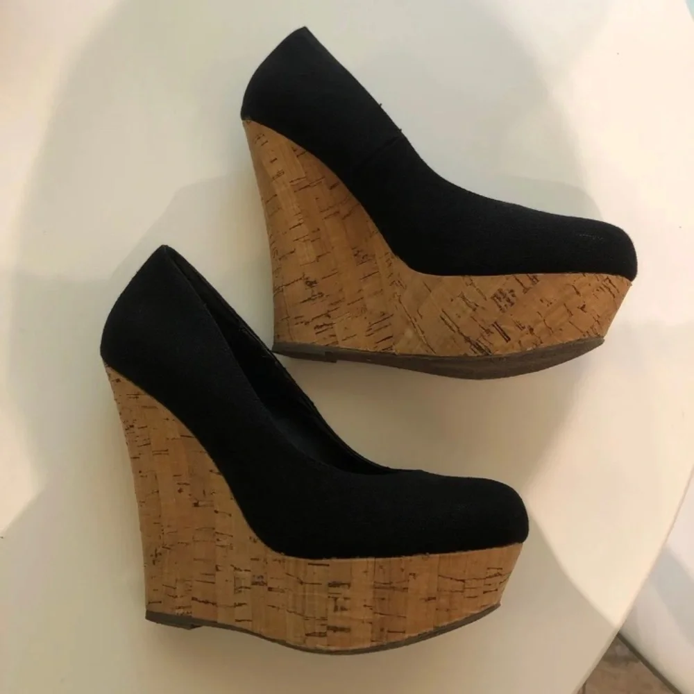 Steve Madden black cork wedges size 7